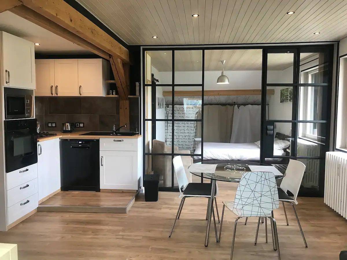 Gîte pour 2 personnes avec terrasse in Lajoux, Parc naturel régional du Haut-Jura