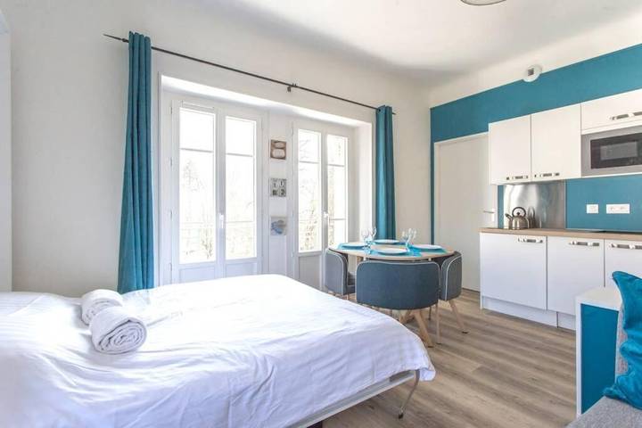 Gîte pour 3 personnes, avec vue et balcon à Challes-les-Eaux - 4