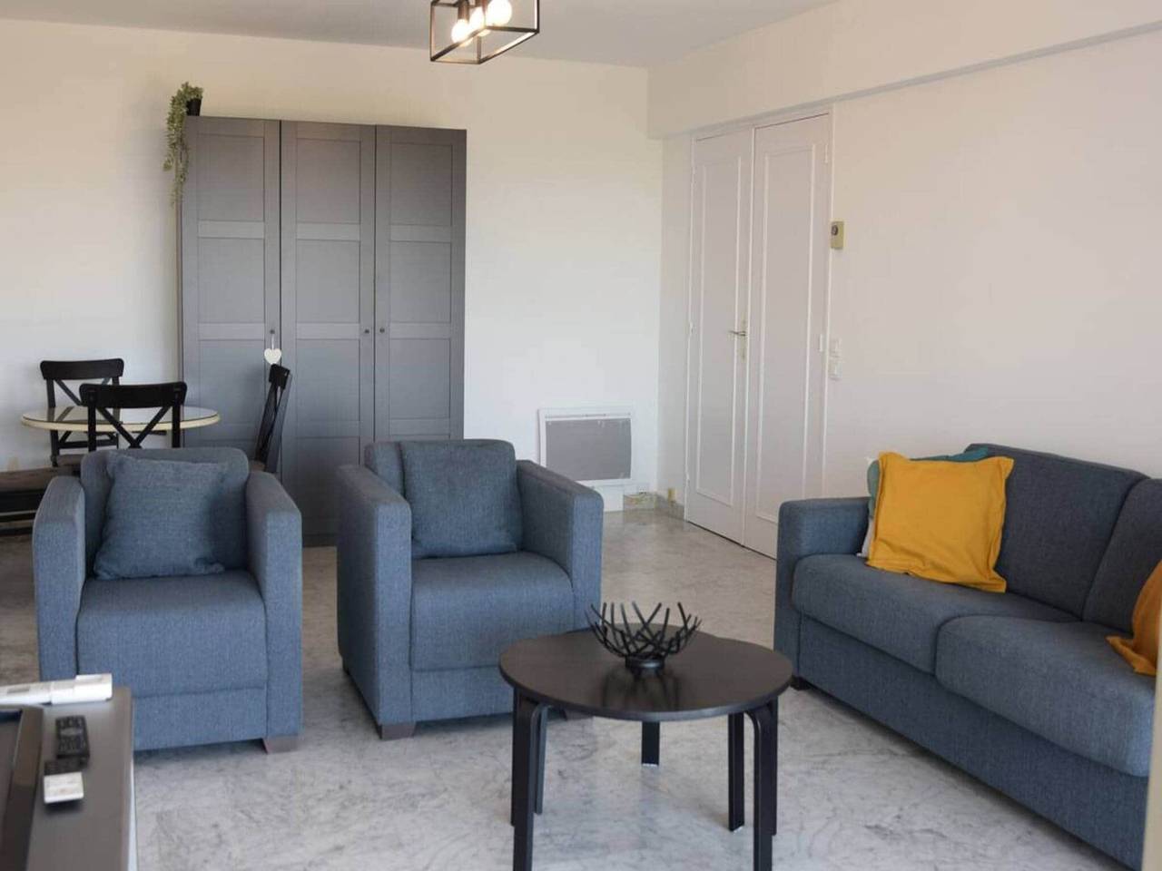 Apartamento entero, Apartamento en Golfe Juan con vista al mar in Vallauris, Region de Cannes