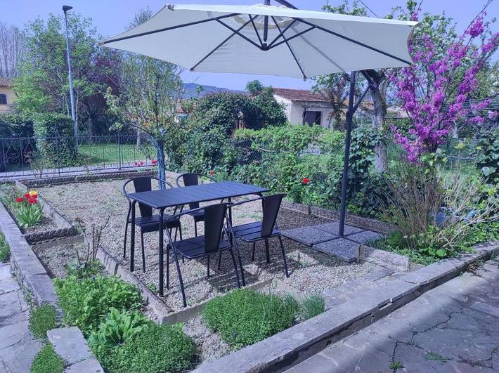 Ferienwohnung für 3 Personen, mit Terrasse und Garten sowie Ausblick in Poppi