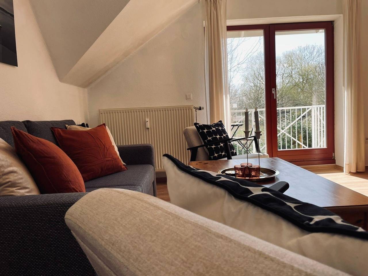 Ganze Ferienwohnung, Ferienwohnung "Jim Knopf" mit Balkon zwischen Strand, Wald & Wiese im Südosten der Insel Rügen! in Gustow, Stralsund Umland