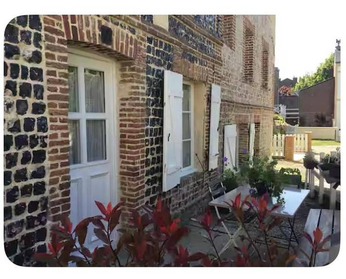 Location de vacances pour 5 personnes, avec terrasse dans Office de Tourisme d'Etretat