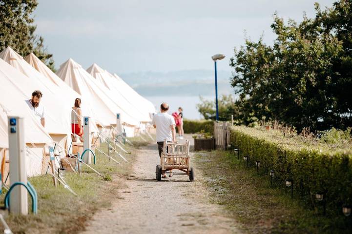 Gîte pour 4 personnes, avec vue et jardin dans Plage De La Cale Lanveoc - 4