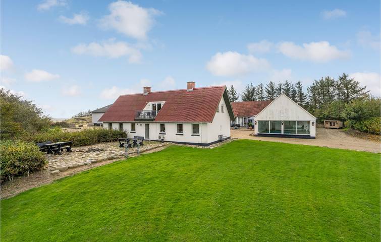 Holiday home for 20 people, with terrace and hot tub as well as sauna, with pets - 1