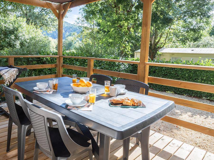 Camping du Château de l'Hom  - Stacaravan 6 personen - Clim - Tv - Lv in Saumane, Cevennen