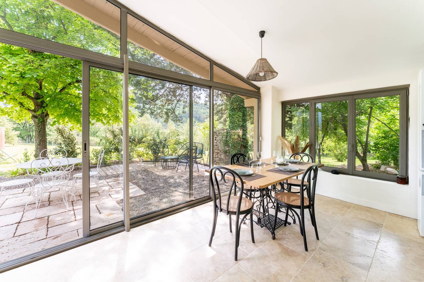 House with Pool at the Foot of Vineyards in the Luberon – Tilleul T3 Maison Marvic in Apt, Parc naturel régional du Luberon