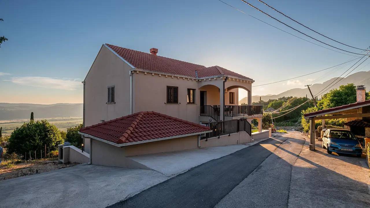 Appartamento vacanze a Canali a partire da 374€ a notte