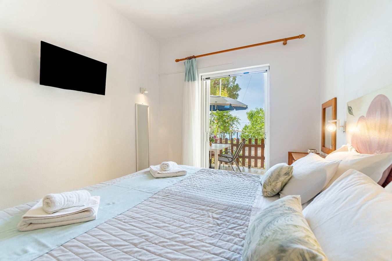 Ganze Wohnung, Ferienwohnung '4' mit Meerblick, Wlan und Klimaanlage in Agios Georgios, Korfu