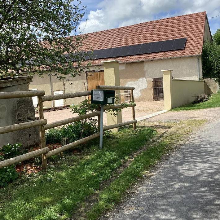 Chambre d’hôte pour 5 personnes, avec vue et piscine ainsi que jardin et terrasse dans Allier - 4
