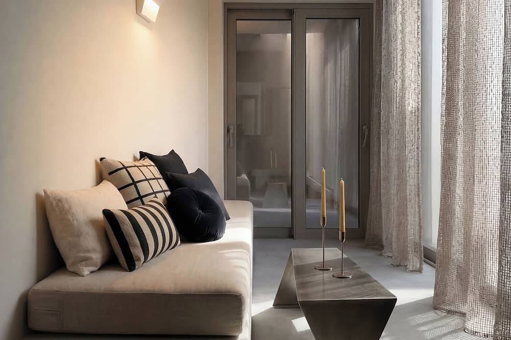 Triangle Art Villa, Anzo Villas in Ormos Ammoudiou, Oia