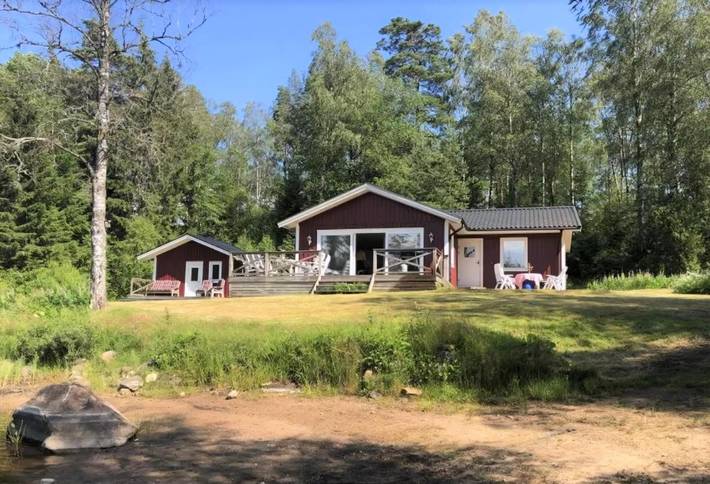 Lovely house by the lake! Incl. rowing boat. in Västergötland