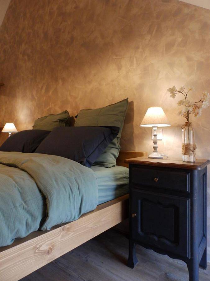 Location de vacances pour 6 personnes, avec Jacuzzi et Terrasse ainsi que Jardin et Piscine dans Le Bouillon - 4