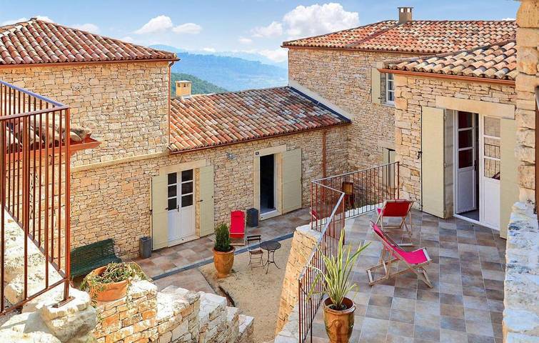Location de vacances pour 6 personnes, avec piscine et terrasse à Issirac - 2