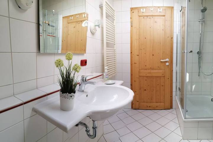 Appartamento intero, Ferienwohnung für 2-4 Personen, 1 Sep. Schlafzimmer und Balkon in Chieming-laimgrub in Chieming, Chiemsee