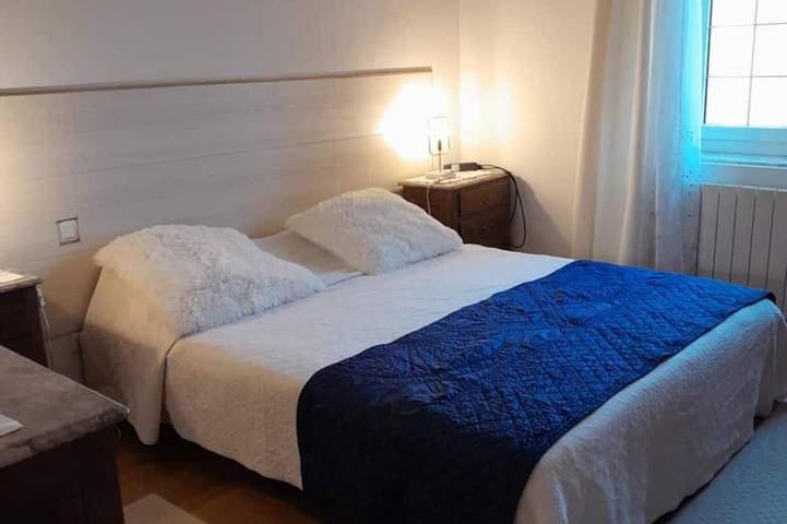 Location de vacances pour 8 personnes, avec jardin ainsi que jacuzzi et terrasse à Sagelat - 2