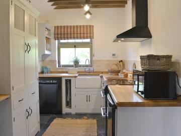 Log Cabin for 2 People in Wildmore, Lincolnshire, Photo 4