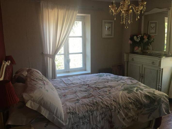 Location de vacances pour 8 personnes, avec terrasse ainsi que jardin et jacuzzi, animaux acceptés à Augignac - 4