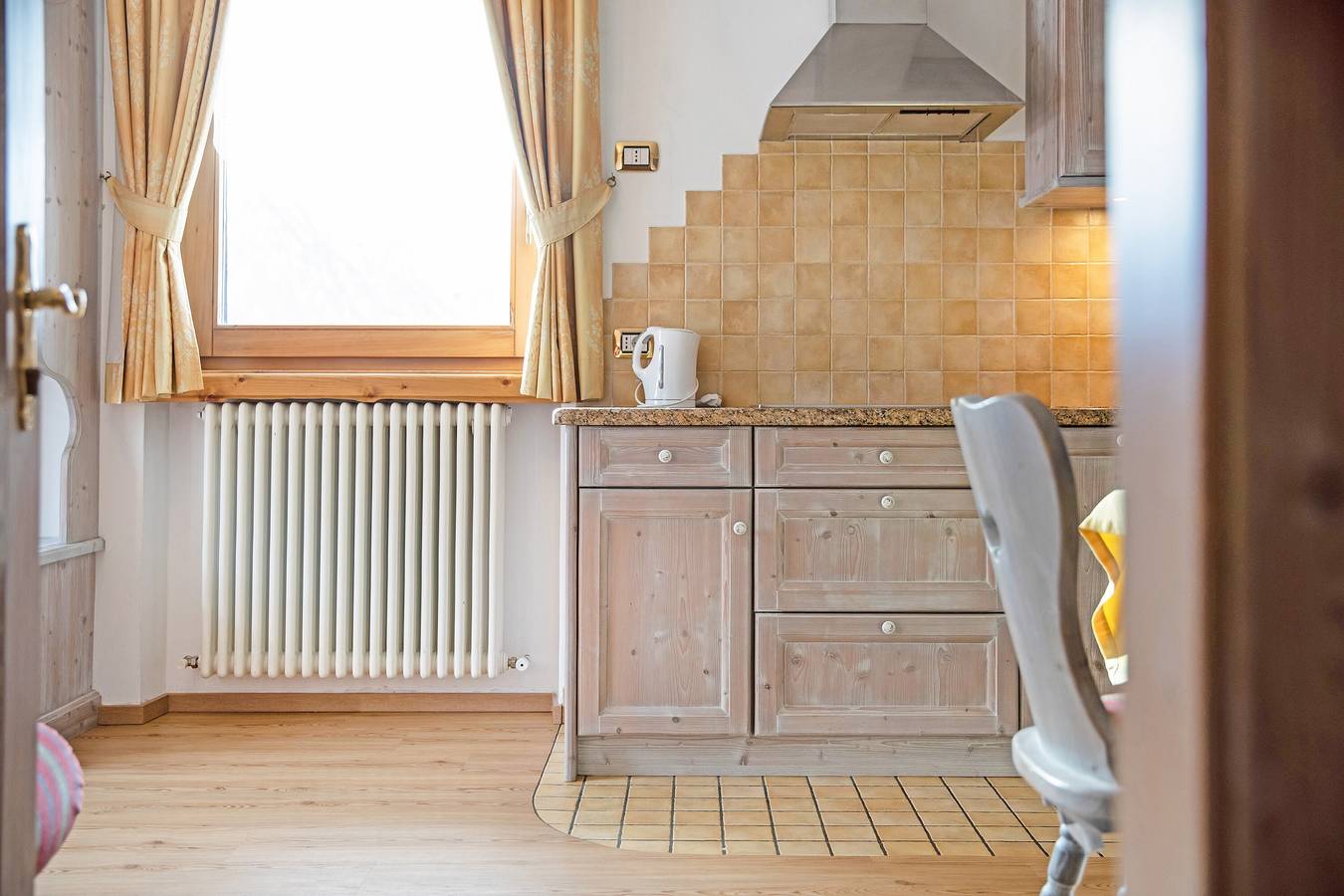 Hel lägenhet, Holiday Apartment "Casa Li Roina n 48" with Mountain View, Balconies & Wi-Fi in Livigno (Town), Livigno