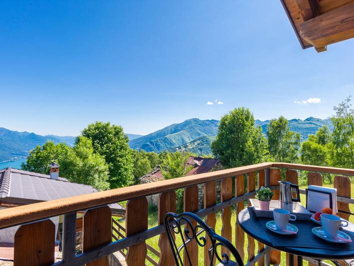 Ferienhaus für 4 Personen, mit Seeblick und Balkon sowie Garten in Italien - 2