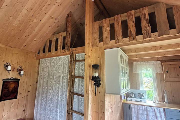 Peaceful, Off-Grid Cabin by the River- No Power, No Water- Just Tranquility in Modum