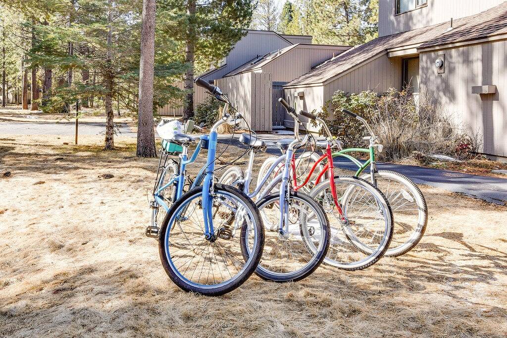 Ganze Wohnung, Short Walk to Village, Hot Tub, Gas Fireplace, Dog Friendly, Bikes in Sunriver, Deschutes County