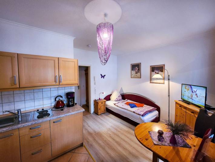 Ferienwohnung für 2 Personen, mit Balkon und Pool sowie Sauna