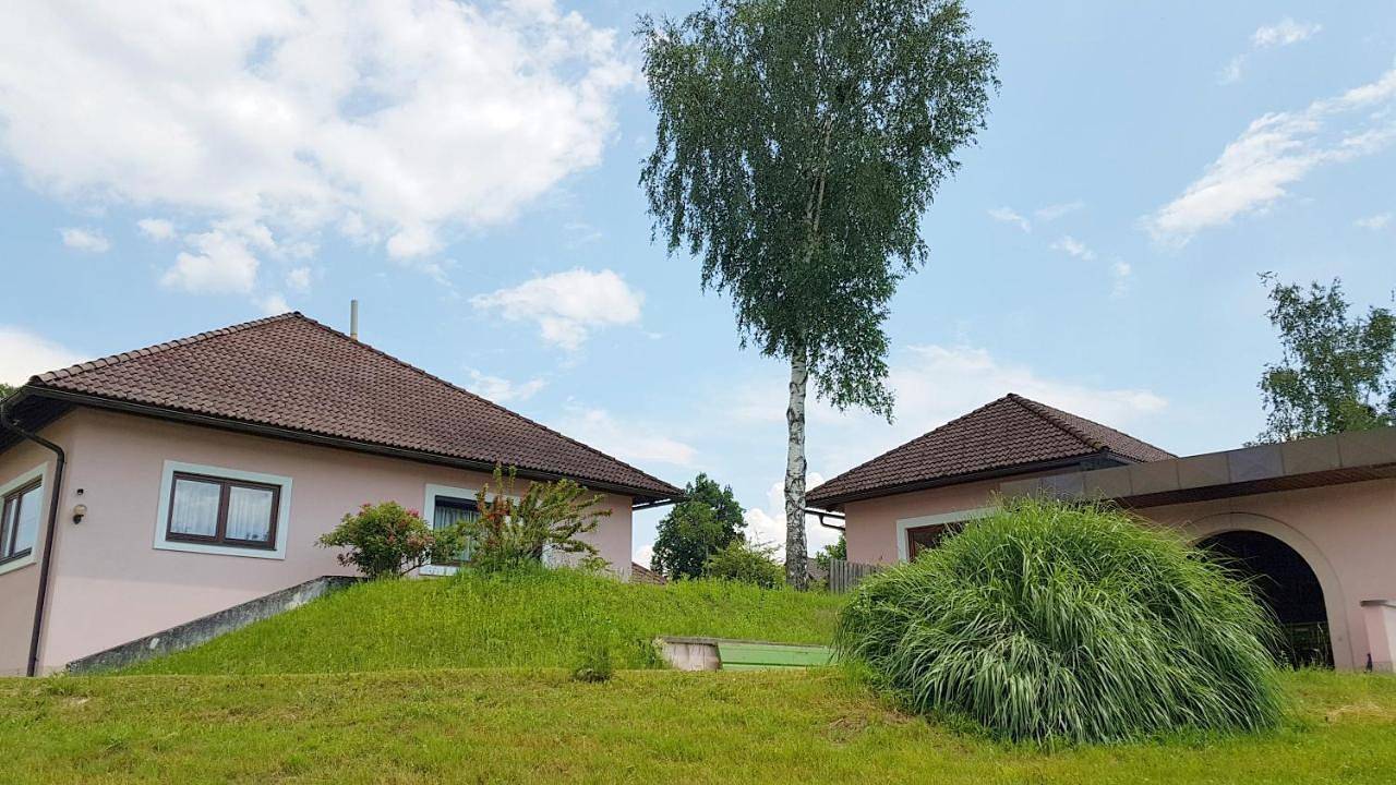 Bungalow & Apartments "Am Deber" Velden - Augsdorf in Velden am Wörther See, Villach-Land