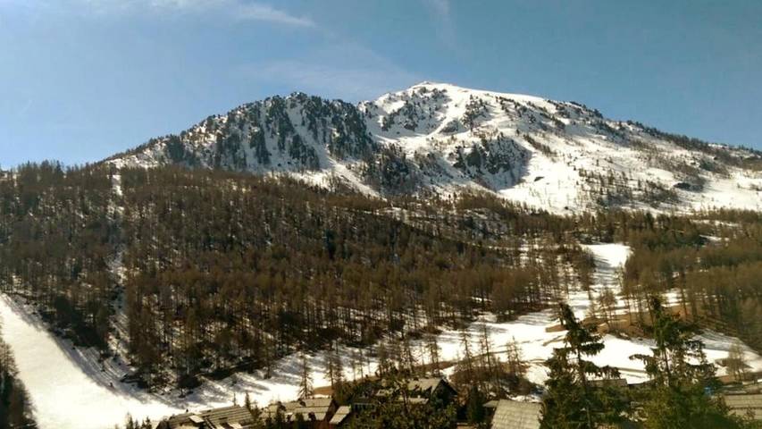 Gîte pour 4 personnes, avec vue et balcon à Claviere