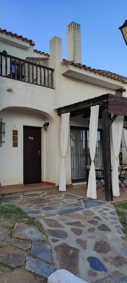 Casa rural para 4 personas, con Balcón y Terraza además de Jardín y Piscina en El Ronquillo - 3