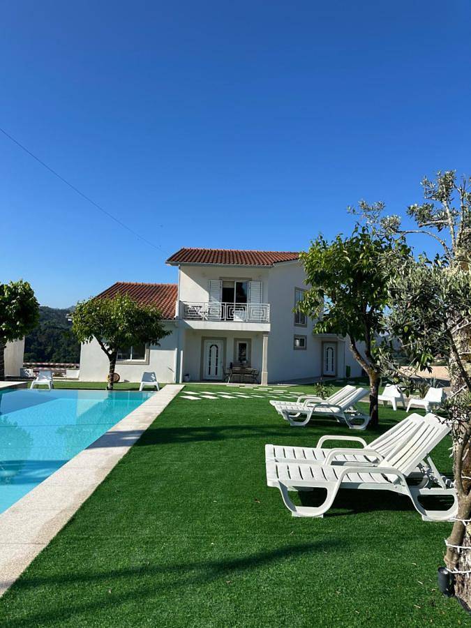 Apartamento de férias para 4 pessoas, com jardim e vista e ainda piscina em Marco de Canaveses