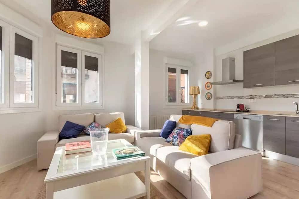 Entire apartment, Apartamento Entero Para 4+1 en Bilbao La Vieja in Ibaiondo, Bilbao