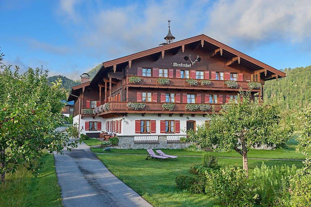 Ganze Wohnung, Ferienwohnung Walmberg mit Blick auf den Obstgarten in Reit im Winkl, Bayerische Alpen