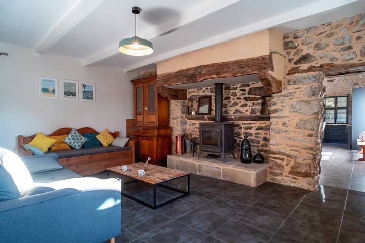 Location de vacances pour 9 personnes, avec jardin et terrasse à Plomodiern - 2