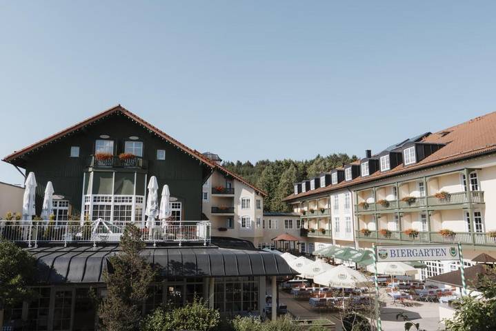 Hotel für 10 Personen, mit Terrasse und Garten sowie Sauna in Miesbach - 2