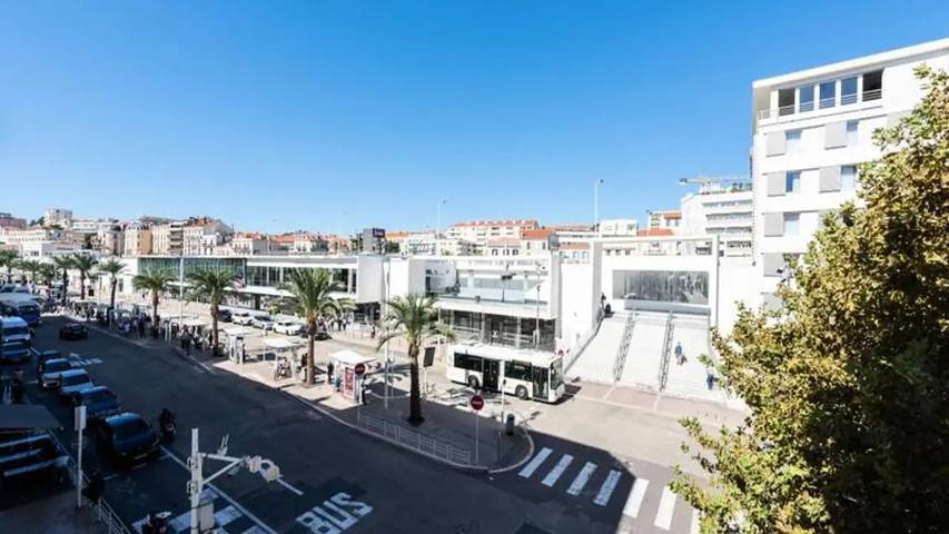 Gîte pour 7 personnes, avec balcon dans Gare De Cannes - 4