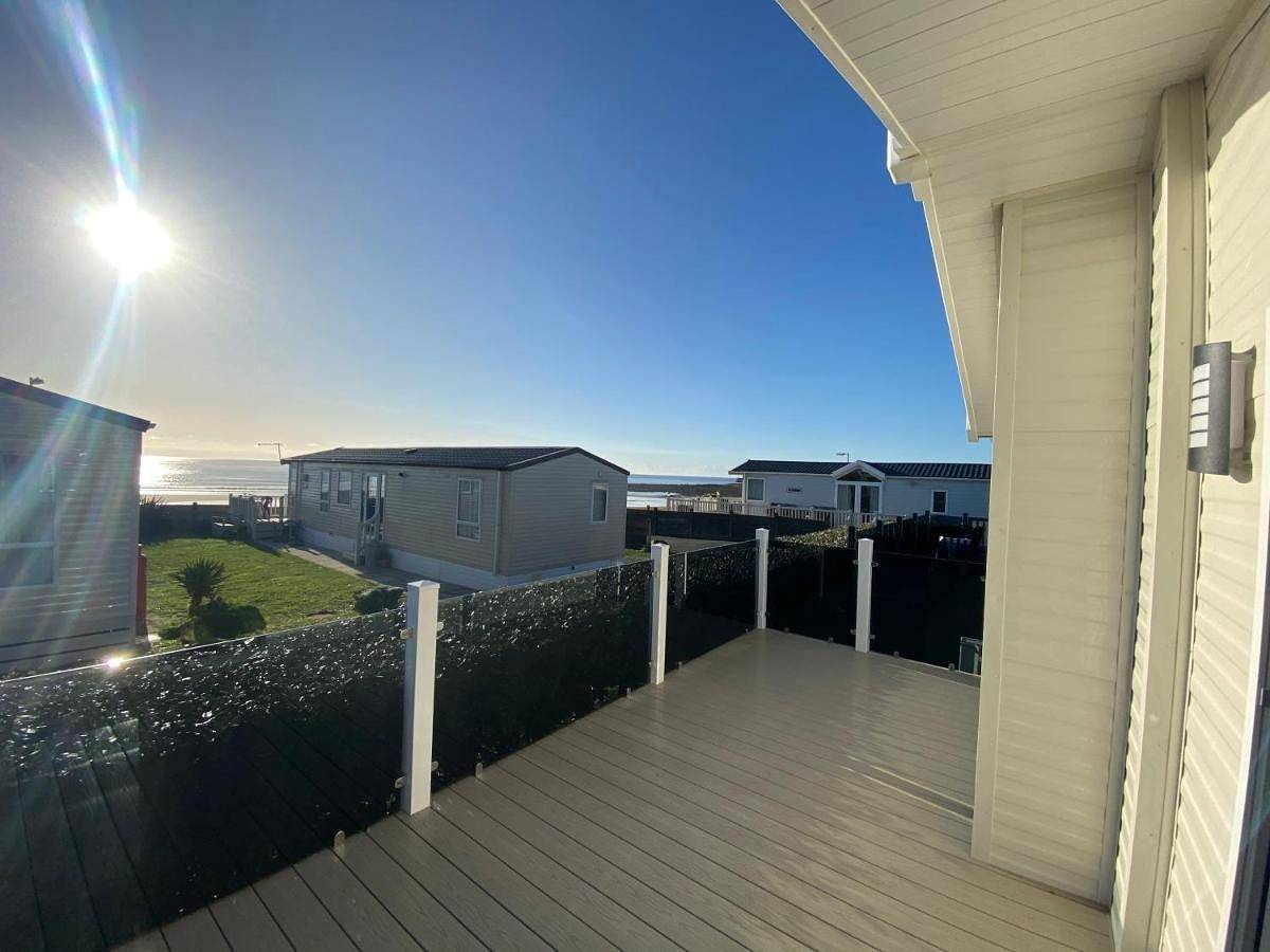 Entire apartment, Sea view 3 bedroom Lodge in Porthcawl, Bridgend region