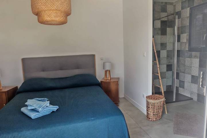 Villa Rossa, zeitgenössische kleine Ecke des Paradieses<br>2 Minuten von den Stränden entfernt! in Belgodère, Calvi und Umgebung