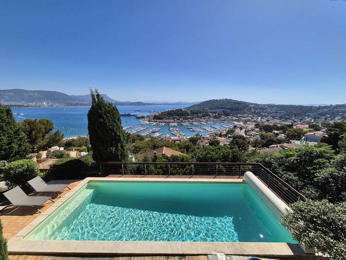Villa pour 12 personnes, avec piscine et terrasse, animaux acceptés