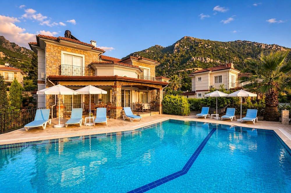 Atemberaubende Villa in perfektem Zustand, 100 m2 Pool und WiFi, für Familien in Fethiye, Türkische Ägäis