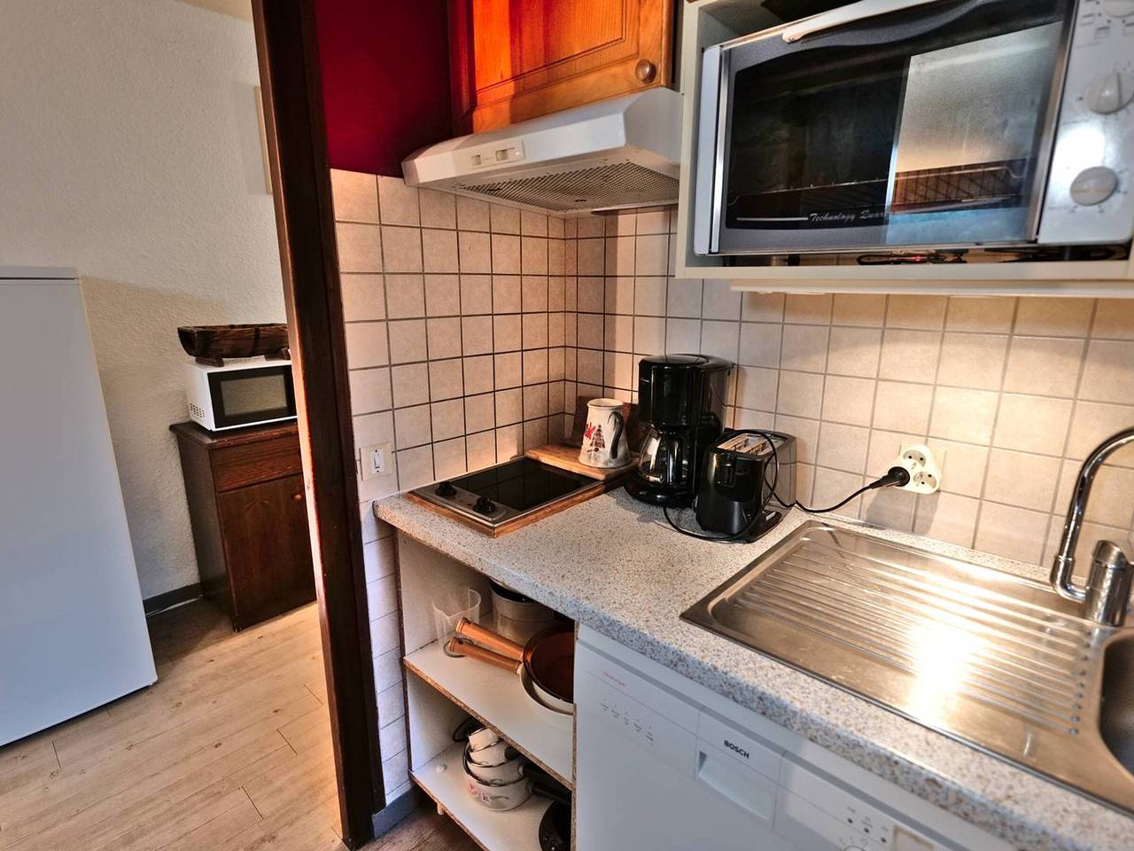 Entire apartment, Bright Savoyard 3-Room Apartment - 52m² - Sleeps 7 - Near Center & Ski Lifts in Le Grand-Bornand, Annecy region