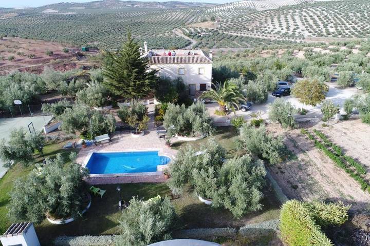 Casa rural para 8 personas, con terraza además de piscina y jardín, Familias con niños en Luque - 3