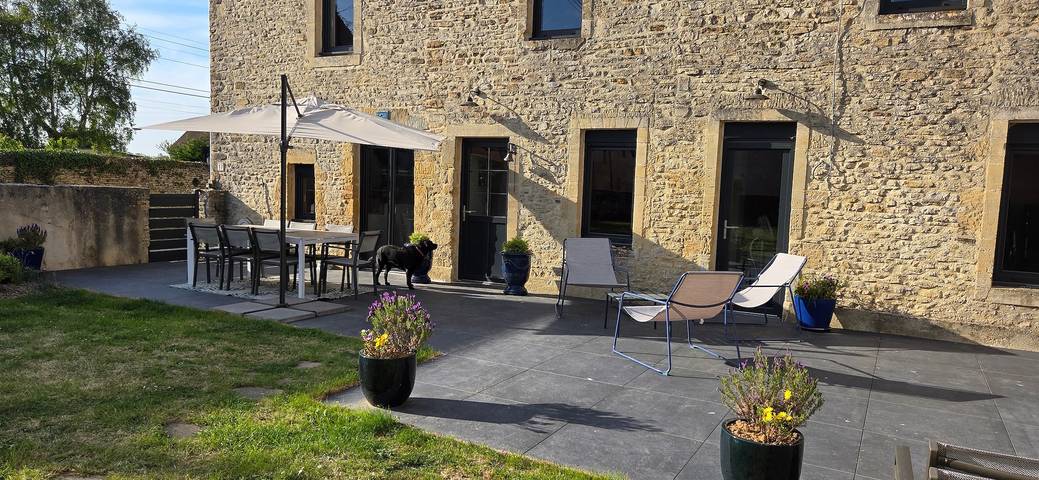 Maison de vacances 'Longues Amarres' avec terrasse, jardin et Wi-Fi in Longues-sur-Mer, Région de Bayeux