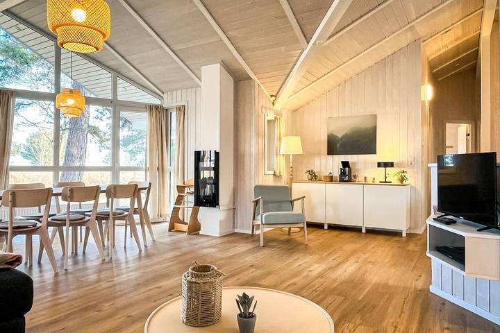 Ferienhaus für 8 Personen, mit Whirlpool und Garten sowie Sauna in der Lübeck