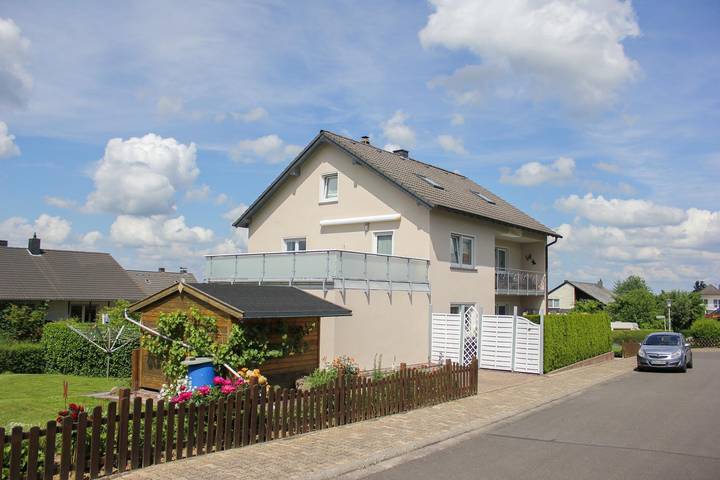 Ferienwohnung für 3 Personen, mit Balkon und Terrasse sowie Garten