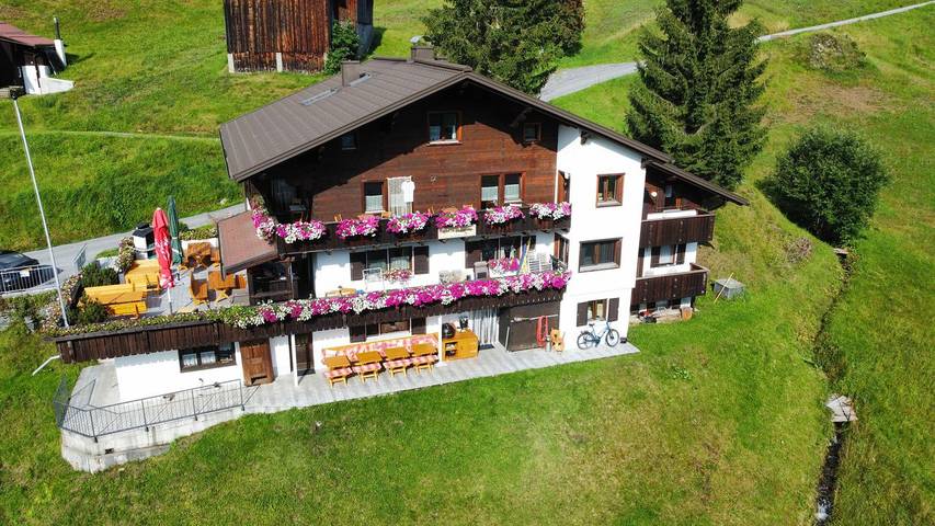 Hütte für 2 Personen, mit Terrasse und Ausblick, mit Haustier in Vorarlberg