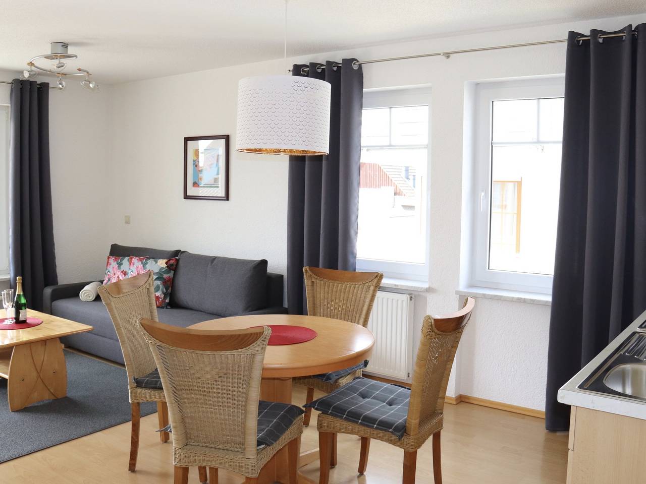 Ganze Ferienwohnung, Gästehaus Mäder am Hafen - Appartement Nr. 2, 30qm, 1 Wohn-/ Schlafzimmer, Südbalkon in Unteruhldingen, Uhldingen-Mühlhofen
