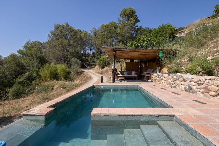 Casa di campagna 'La Isla Verde' con vista sulle montagne, piscina privata e Wi-Fi in Els Hostalets de Pierola, Barcellona entroterra