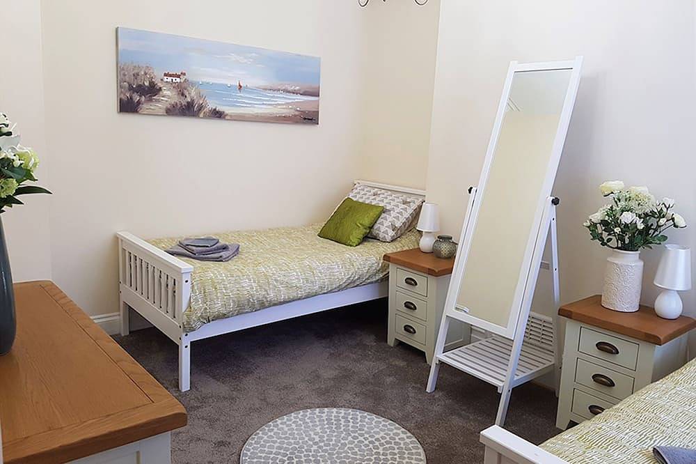 Entire apartment, Water's Edge - Sea Front Self Catering Apartment in the Heart of Swanage in Swanage, Dorset