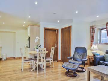 Log Cabin for 2 People in Forest of Bowland, North West England, Photo 2