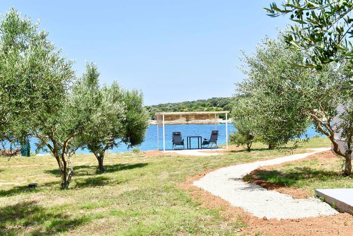 Ferienhaus für 2 Personen, mit Balkon/Terrasse, mit Haustier in Novalja